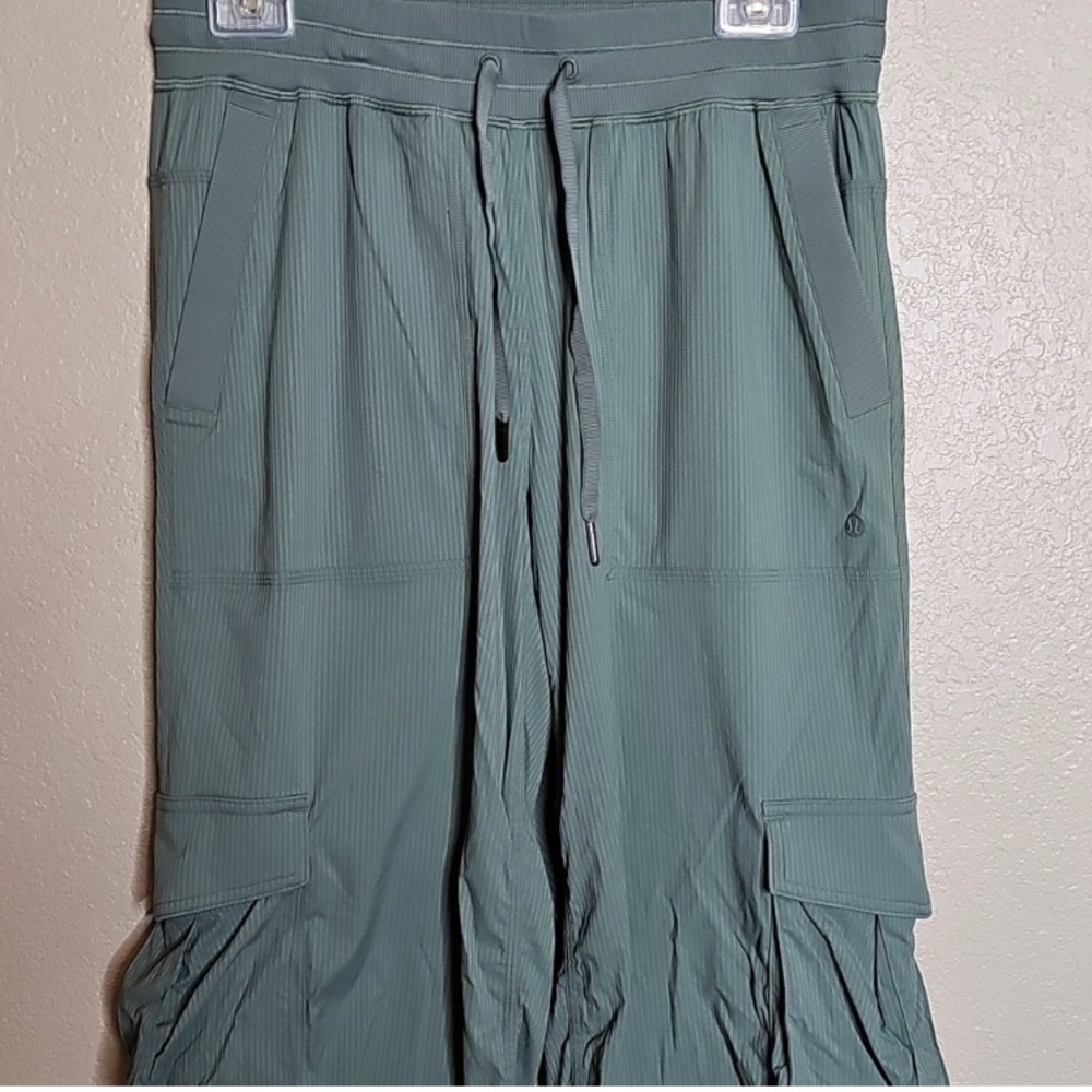 Lululemon NWOT Dance Studio Cargo Pants Joggers Grey Eucalyptus Small 4 6 - Picture 3 of 9